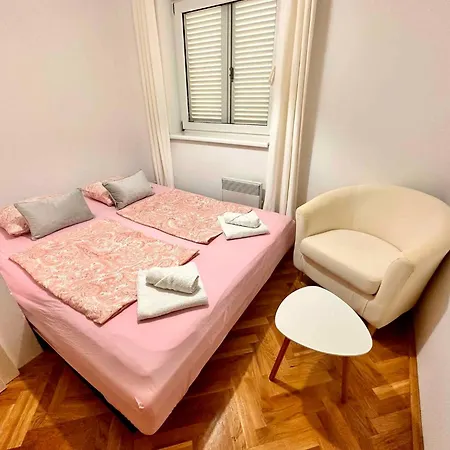Apartment In 51116