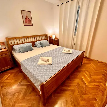 Apartment In 51116