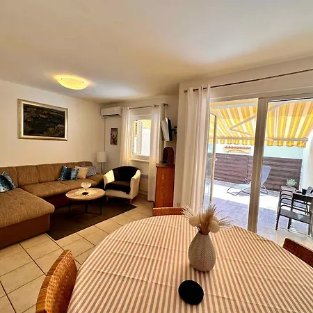 Apartment In 51116 *