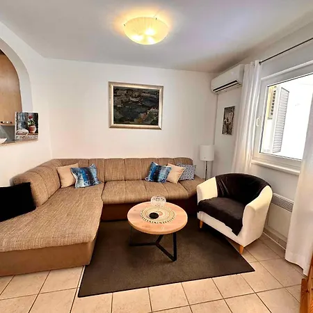 In 51116 Apartment